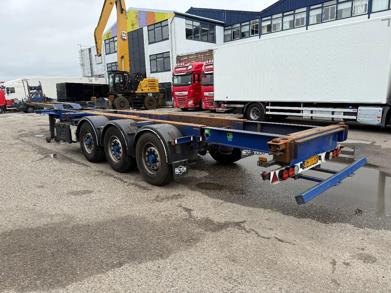 Renders EURO 800 - MULTCHASSIS - 3x BPW AXLE + 2 LIFTING AXLES - Container-transport/ Vekselflak semitrailer: bilde 5 Renders EURO 800 - MULTCHASSIS - 3x BPW AXLE + 2 LIFTING AXLES - Container-transport/ Vekselflak semitrailer: bilde 5