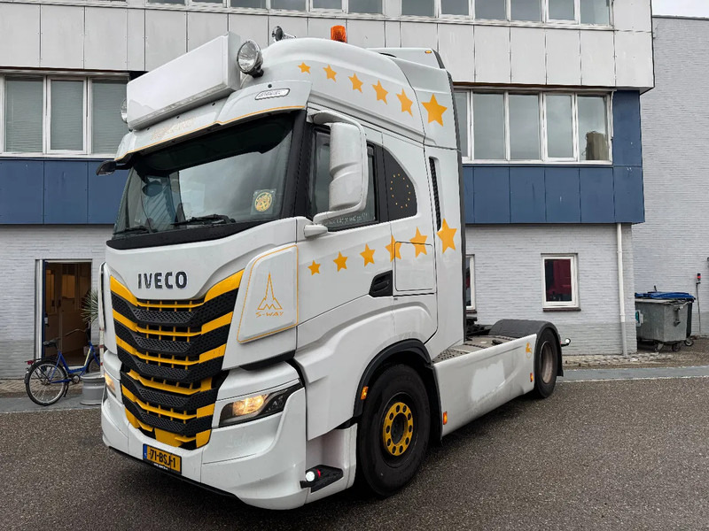 Iveco S-WAY 460 4X2 EURO 6 SKIRTS DOUBLE TANK - Trekkvogn: bilde 1 Iveco S-WAY 460 4X2 EURO 6 SKIRTS DOUBLE TANK - Trekkvogn: bilde 1