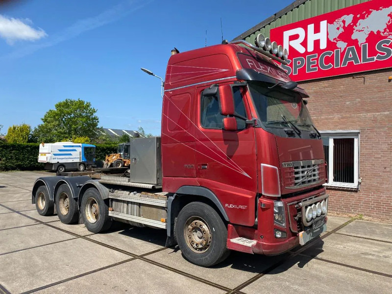 Volvo FH 16.700 FH16-700 8X4 140 TON FULL STEEL - Trekkvogn: bilde 4 Volvo FH 16.700 FH16-700 8X4 140 TON FULL STEEL - Trekkvogn: bilde 4