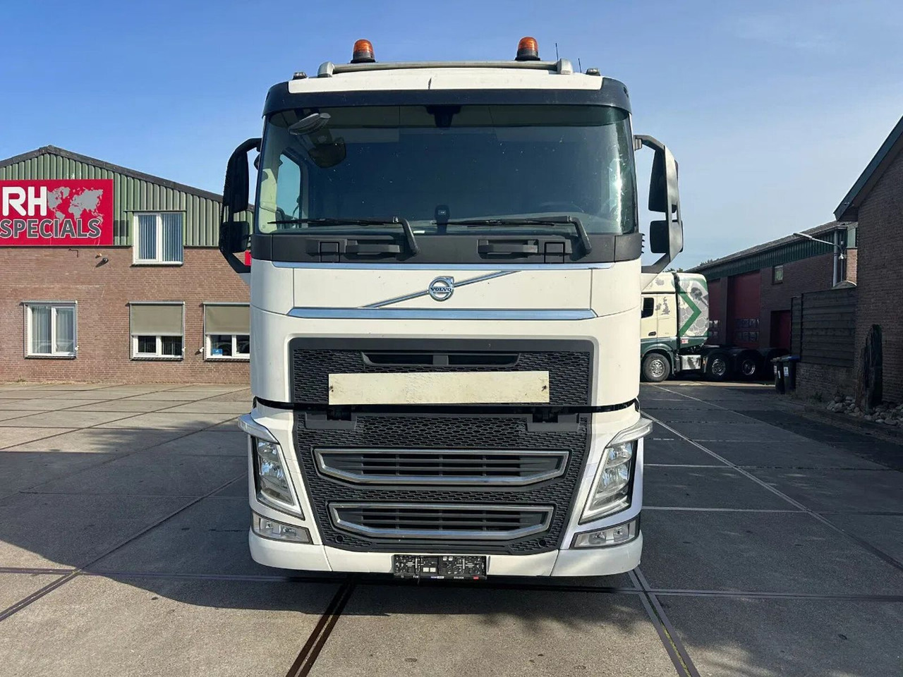 Volvo FH 460 6X2 - EURO 6 + LIFTING AXLE - Trekkvogn: bilde 2 Volvo FH 460 6X2 - EURO 6 + LIFTING AXLE - Trekkvogn: bilde 2