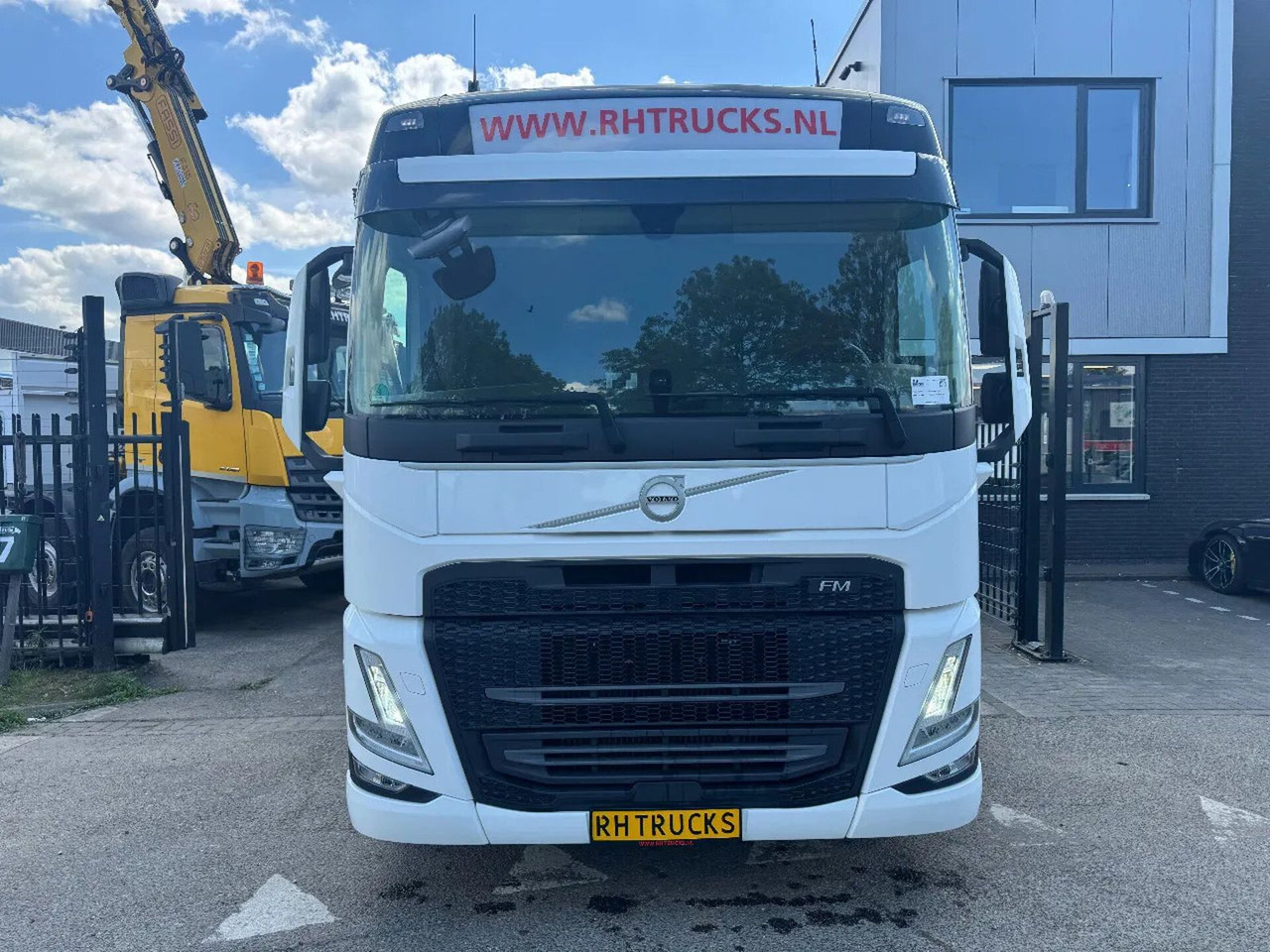 Volvo FM 380 4X2 EURO 6 NEW FACE SKIRTS AIRCO SPOILERS - Trekkvogn: bilde 2 Volvo FM 380 4X2 EURO 6 NEW FACE SKIRTS AIRCO SPOILERS - Trekkvogn: bilde 2