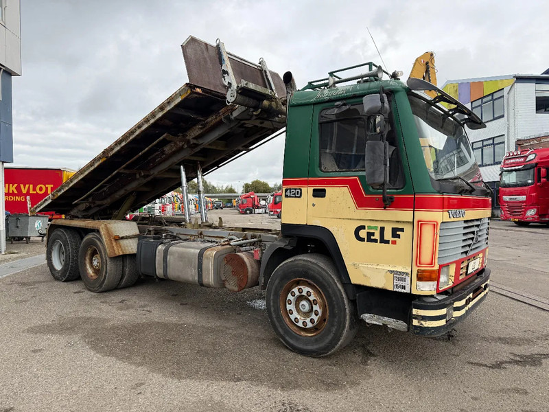 Volvo FL 12.420 6X2 MANUAL GEAR / FULL STEEL SUSP. / 10 TYRES / HUB REDUCT. + CABLELIFT TIPPER + CONTAINER FLATBED - Lastebil med kabelsystem: bilde 3 Volvo FL 12.420 6X2 MANUAL GEAR / FULL STEEL SUSP. / 10 TYRES / HUB REDUCT. + CABLELIFT TIPPER + CONTAINER FLATBED - Lastebil med kabelsystem: bilde 3