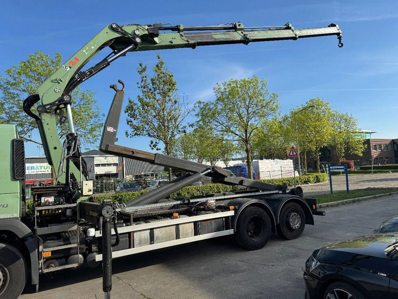 Volvo FM 370 6X2 VDL 21T + HIAB 211 + REMOTE CONTROL - Kranbil: bilde 3 Volvo FM 370 6X2 VDL 21T + HIAB 211 + REMOTE CONTROL - Kranbil: bilde 3
