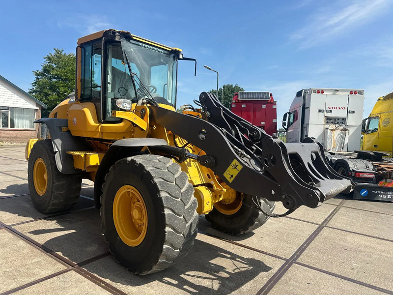 Volvo L60H , CE, 31359 HOURS, AUXILIARY HYDRAULICS, AIR CONDITIONER - Laster: bilde 4 Volvo L60H , CE, 31359 HOURS, AUXILIARY HYDRAULICS, AIR CONDITIONER - Laster: bilde 4