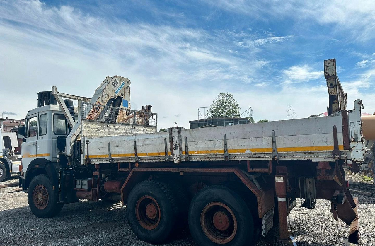 Iveco 330 26 con gru - Planbil, Kranbil: bilde 3 Iveco 330 26 con gru - Planbil, Kranbil: bilde 3
