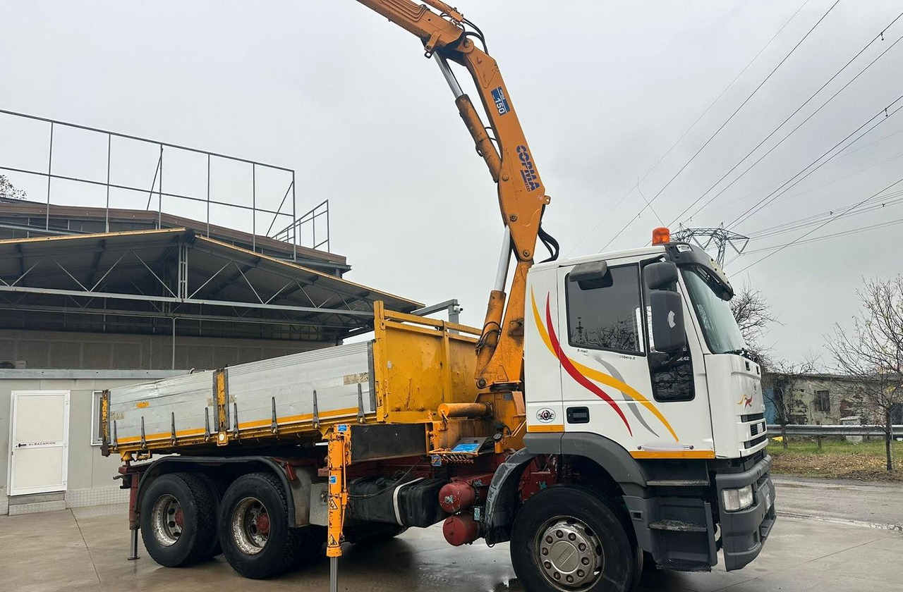 Motrice Iveco eurotech con la grù - Tippbil, Kranbil: bilde 2 Motrice Iveco eurotech con la grù - Tippbil, Kranbil: bilde 2