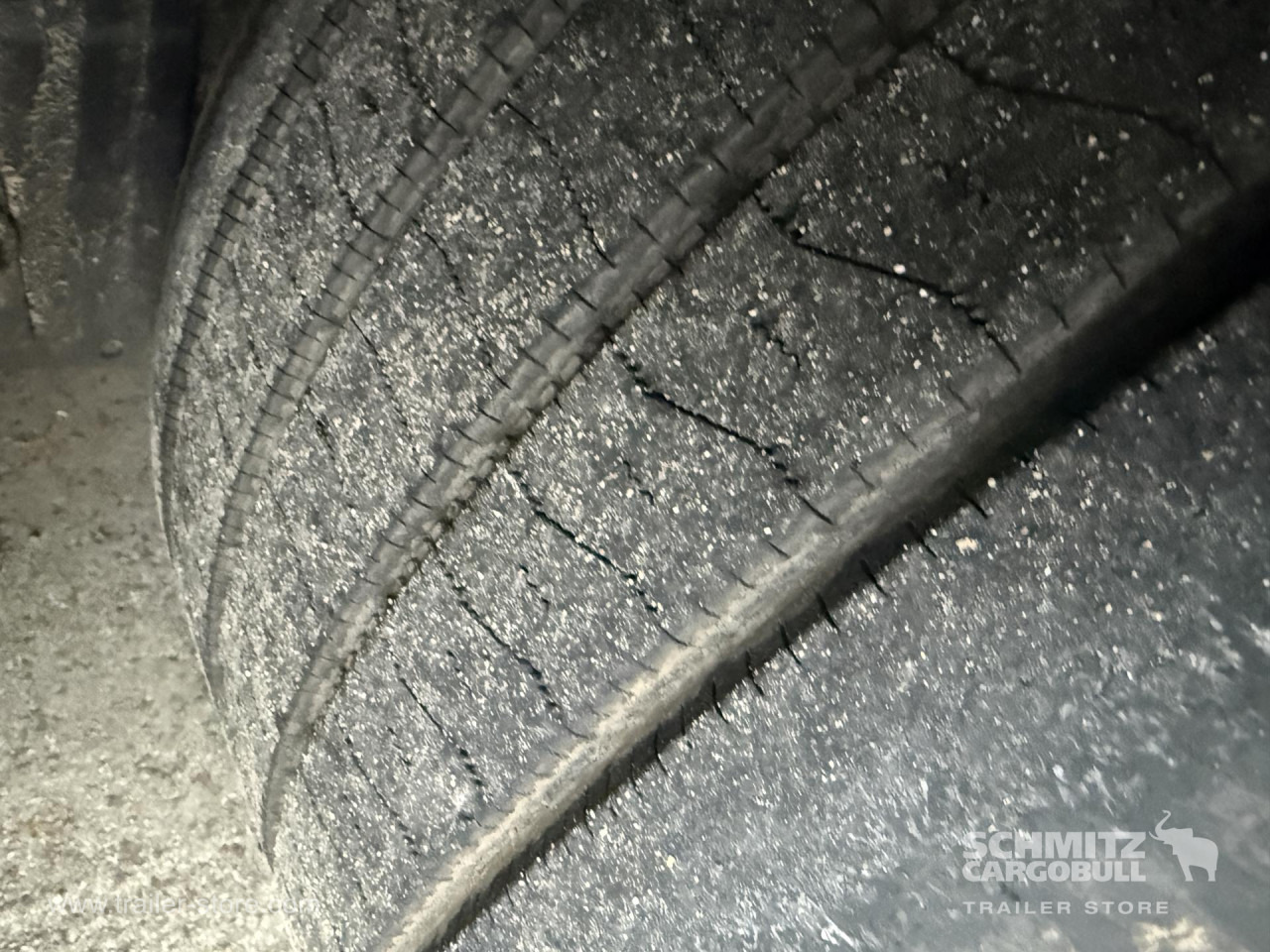 KAESSBOHRER Curtainsider Mega - Gardintrailer: bilde 4 KAESSBOHRER Curtainsider Mega - Gardintrailer: bilde 4