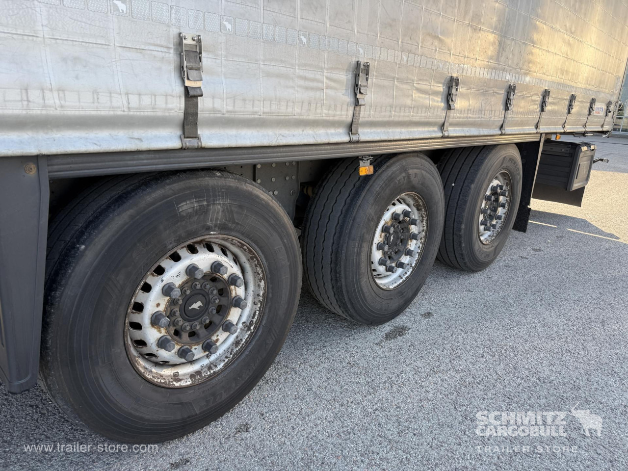 SCHMITZ Curtainsider Standard - Gardintrailer: bilde 4 SCHMITZ Curtainsider Standard - Gardintrailer: bilde 4