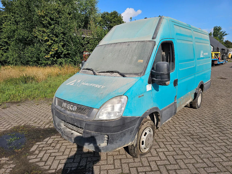 Iveco Daily 35C15V Daily 35C15V - Personenbil: bilde 1 Iveco Daily 35C15V Daily 35C15V - Personenbil: bilde 1