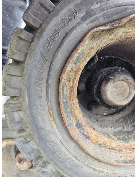 Michelin 18x7-8 (180/70-8) full rubber - Dekk: bilde 3 Michelin 18x7-8 (180/70-8) full rubber - Dekk: bilde 3