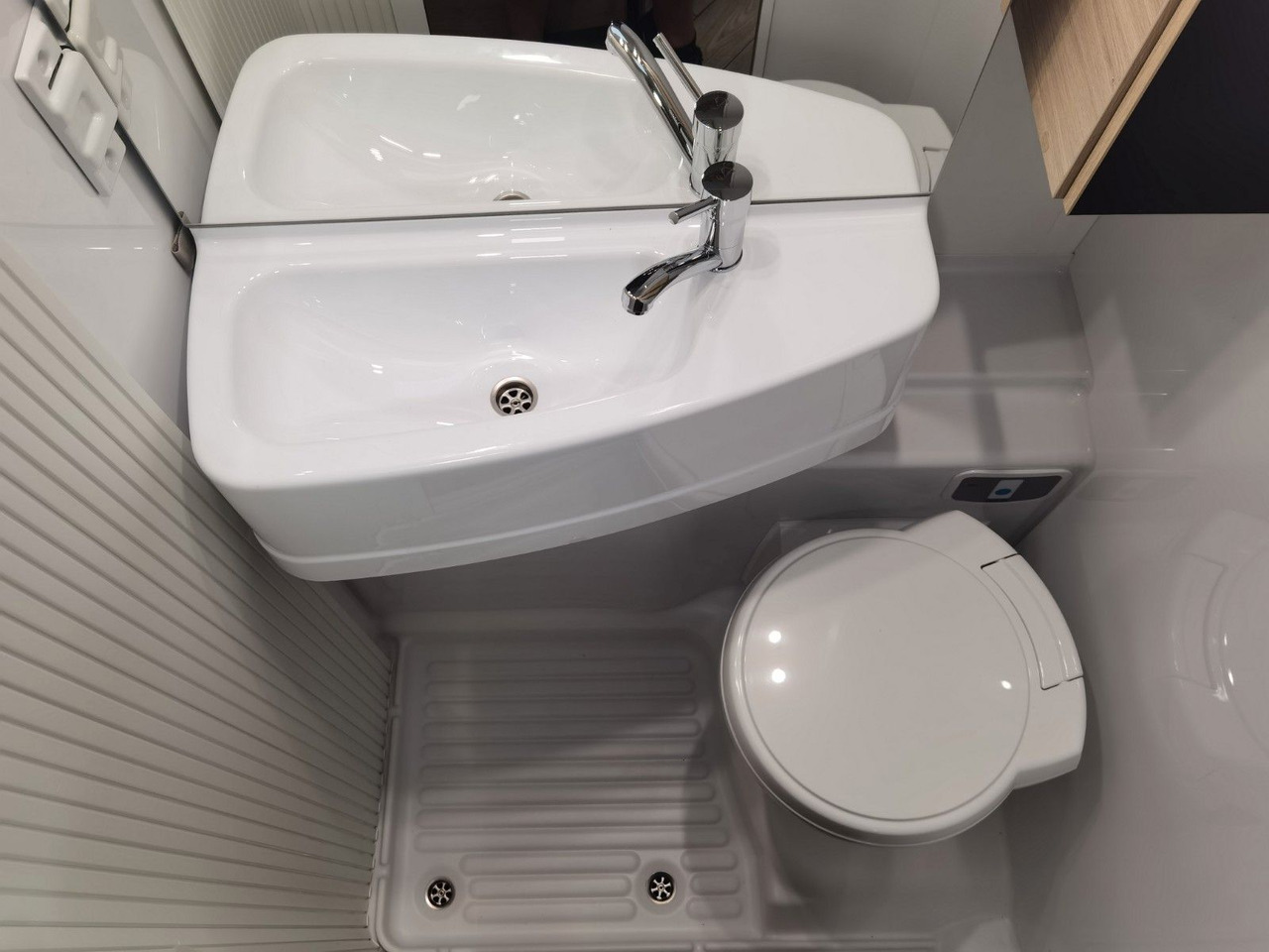 Leie  Chausson S 695 SPORT LINE /-2025- /165PS-697/ SEITENBETT Chausson S 695 SPORT LINE /-2025- /165PS-697/ SEITENBETT: bilde 18
