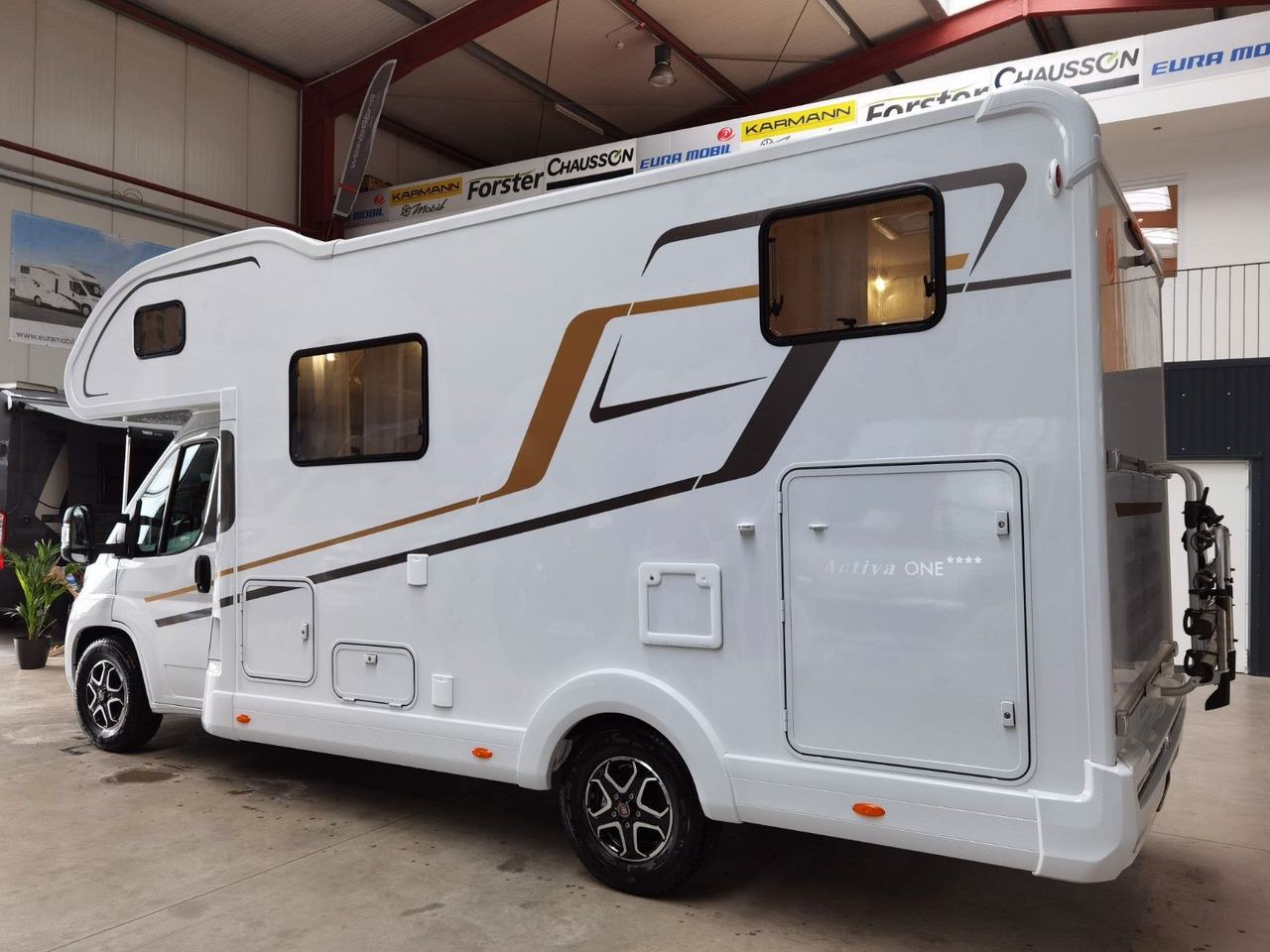 Eura Mobil ACTIVA ONE 690 HB / 180PS-40H MAXI/ PANORAMADACH - Alkovebil: bilde 5 Eura Mobil ACTIVA ONE 690 HB / 180PS-40H MAXI/ PANORAMADACH - Alkovebil: bilde 5