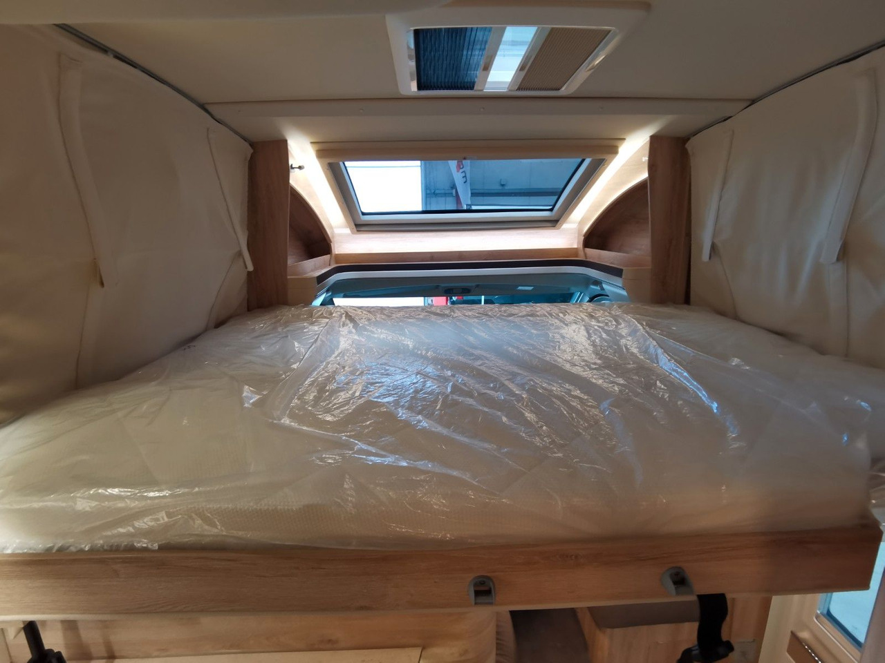 Halvintegrert bobil Eura Mobil PROFILA RS 695 EB /-2026-/ HUBBETT& EINZELBETTEN: bilde 22 Halvintegrert bobil Eura Mobil PROFILA RS 695 EB /-2026-/ HUBBETT& EINZELBETTEN: bilde 22