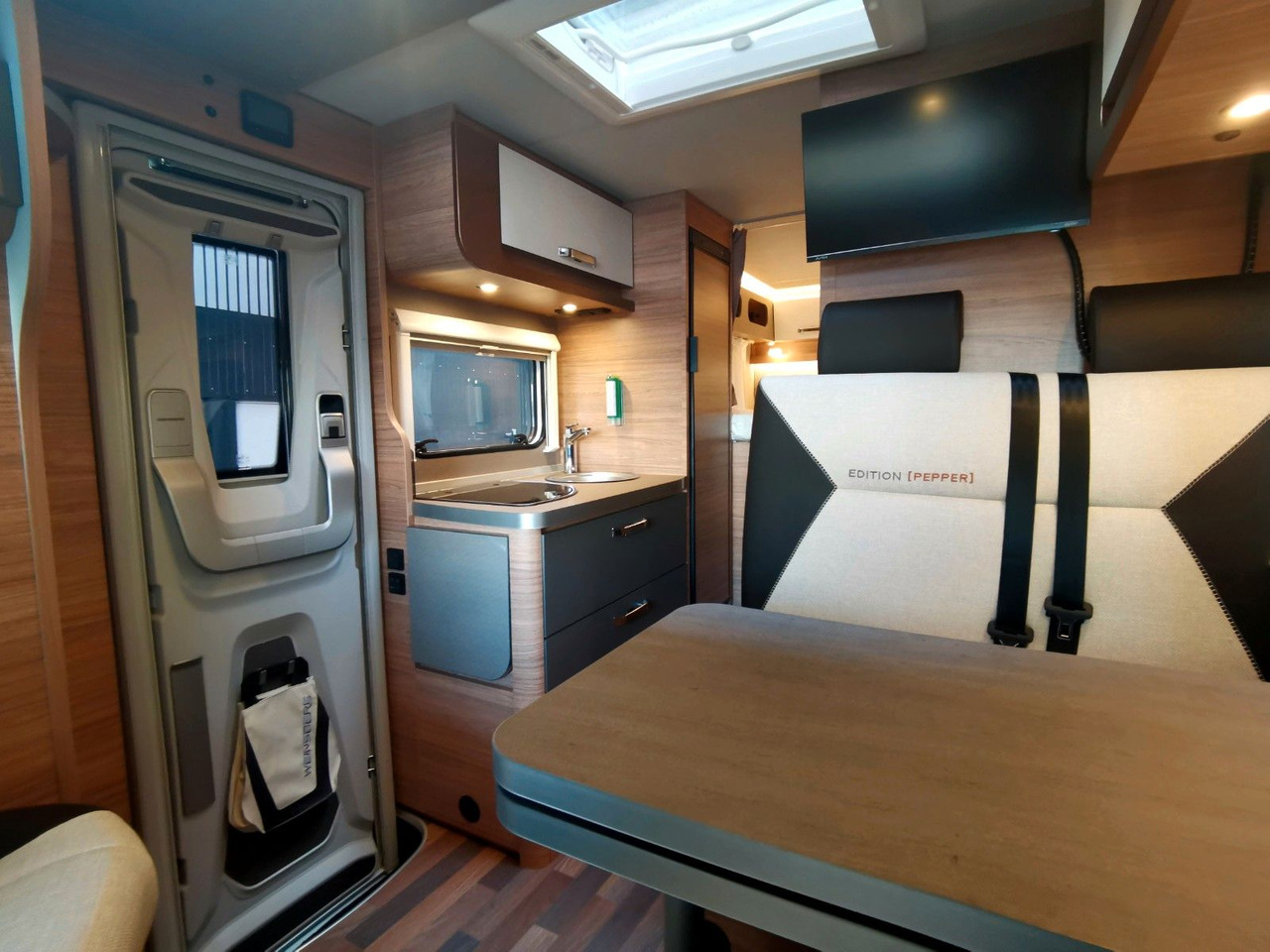 Halvintegrert bobil Weinsberg CARACOMPACT 600 MEG EDITION PEPPER / TOP-AUSSTAT: bilde 16 Halvintegrert bobil Weinsberg CARACOMPACT 600 MEG EDITION PEPPER / TOP-AUSSTAT: bilde 16