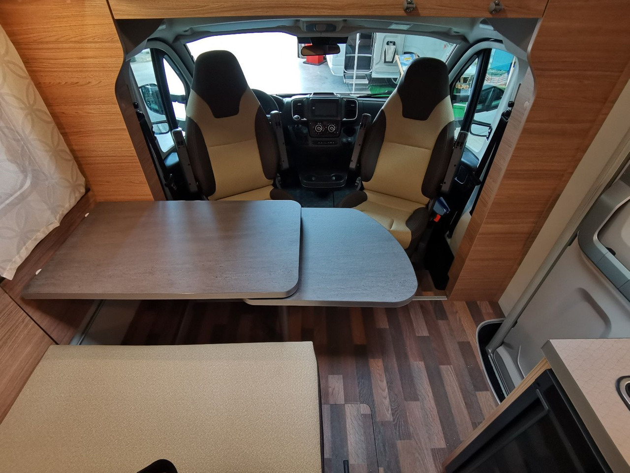 Alkovebil Weinsberg CARAHOME 550 MG /- 2025 - / 140 PS / NUR 5.97M: bilde 14 Alkovebil Weinsberg CARAHOME 550 MG /- 2025 - / 140 PS / NUR 5.97M: bilde 14