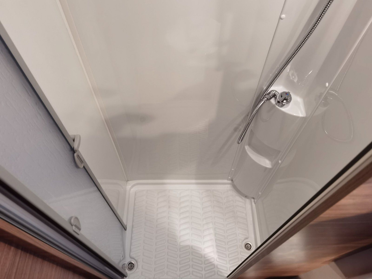 Halvintegrert bobil Weinsberg CARALOFT 650 MF /-2024-/ 155PS / SEITENBETT: bilde 18