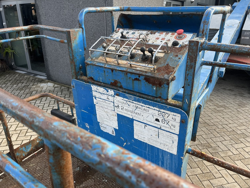 Aichi SR18A telescoop hoogwerker ISUZU diesel rubber pads 2007 AICHI - Teleskoplift: bilde 2 Aichi SR18A telescoop hoogwerker ISUZU diesel rubber pads 2007 AICHI - Teleskoplift: bilde 2