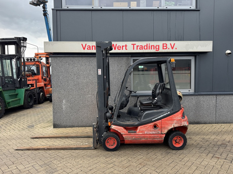 Linde H16T-03 Triplex 540 Freelift / Sideshift LPG 2006 - Gasstruck: bilde 1 Linde H16T-03 Triplex 540 Freelift / Sideshift LPG 2006 - Gasstruck: bilde 1
