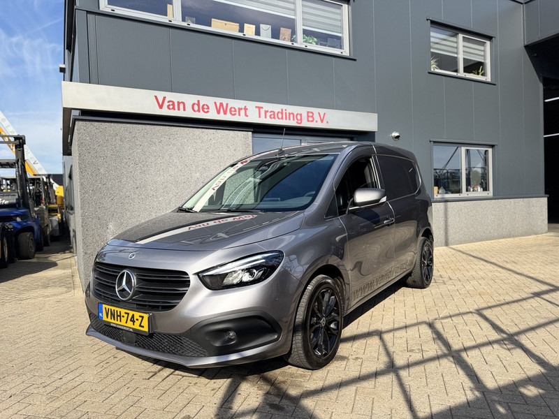 Mercedes-Benz Citan 110 CDI 95PK Diesel 2021 Airco / DAB + / Apple Carplay / Camera / LM Velgen / Cruise control / Navi Zeer Net! - Varebil med skap: bilde 1 Mercedes-Benz Citan 110 CDI 95PK Diesel 2021 Airco / DAB + / Apple Carplay / Camera / LM Velgen / Cruise control / Navi Zeer Net! - Varebil med skap: bilde 1