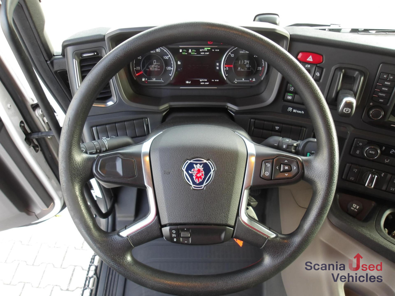 SCANIA P 320 B6x2*4LB / Full Air / Getränkefahrzeug - Distribusjon av drikkevarer lastebil: bilde 3 SCANIA P 320 B6x2*4LB / Full Air / Getränkefahrzeug - Distribusjon av drikkevarer lastebil: bilde 3