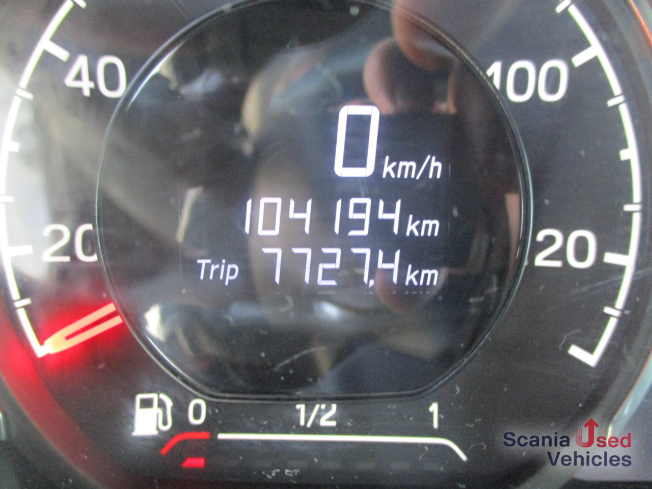 SCANIA P 320 B6x2*4LB Getränkeaufbau mit Lbw. / Full Air - Distribusjon av drikkevarer lastebil: bilde 3 SCANIA P 320 B6x2*4LB Getränkeaufbau mit Lbw. / Full Air - Distribusjon av drikkevarer lastebil: bilde 3