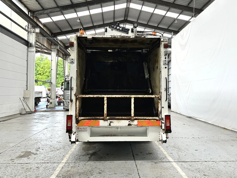 Scania P230 6X2 / Essieu relevable directionnel / Stuurbare liftas / Steerable lift axle - Søppelbil: bilde 4 Scania P230 6X2 / Essieu relevable directionnel / Stuurbare liftas / Steerable lift axle - Søppelbil: bilde 4