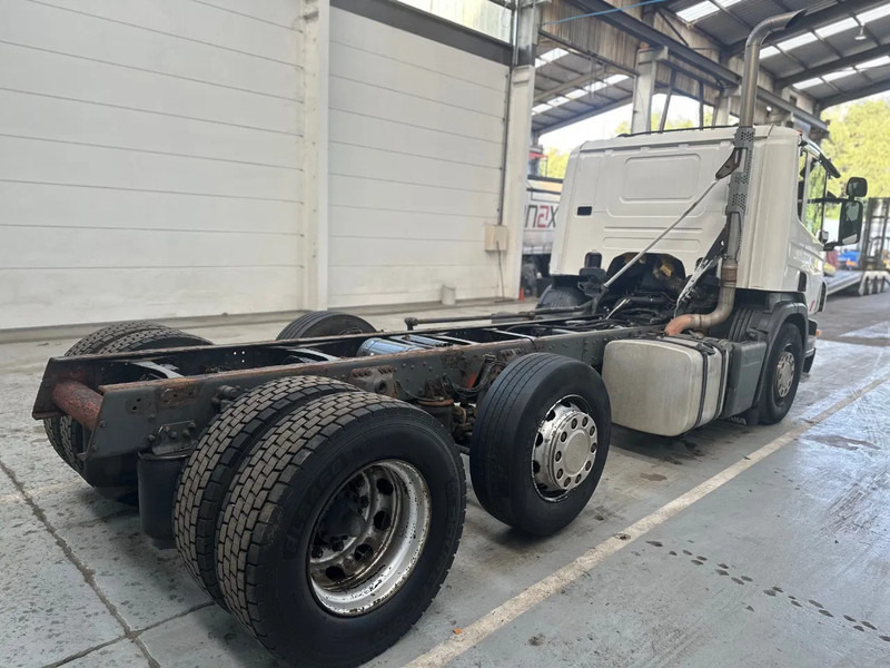 Scania P230 6X2 / Essieu relevable directionnel / Stuurbare liftas / Steerable lift axle / RETARDER / 481205 - Chassis lastebil: bilde 4 Scania P230 6X2 / Essieu relevable directionnel / Stuurbare liftas / Steerable lift axle / RETARDER / 481205 - Chassis lastebil: bilde 4