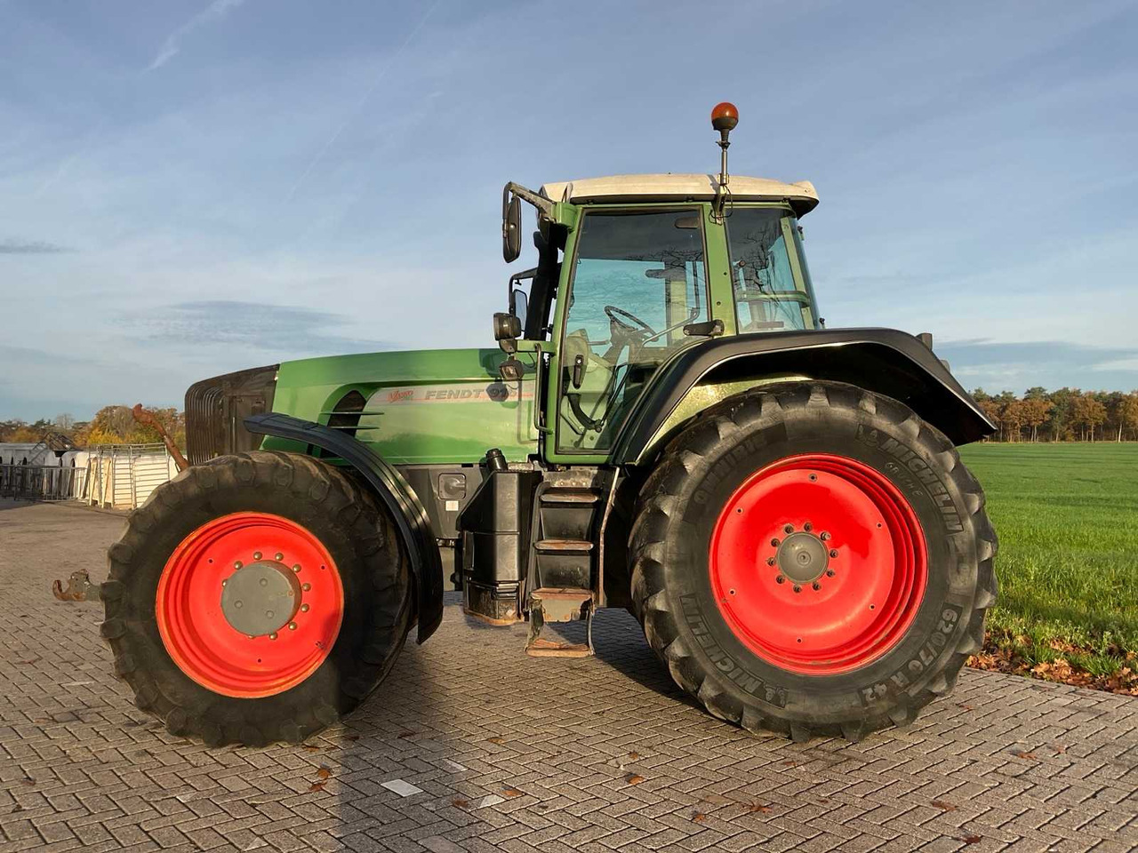 2004 FENDT 916 VARIO TMS ALL-WHEEL DRIVE AGRICULTURAL TRACTOR - Traktor: bilde 2 2004 FENDT 916 VARIO TMS ALL-WHEEL DRIVE AGRICULTURAL TRACTOR - Traktor: bilde 2