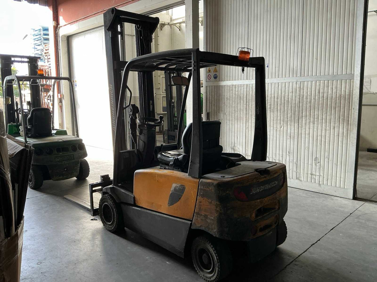 2004 - JUNGHEINRICH - EFG 318 - FORKLIFT - Gaffeltruck: bilde 3 2004 - JUNGHEINRICH - EFG 318 - FORKLIFT - Gaffeltruck: bilde 3