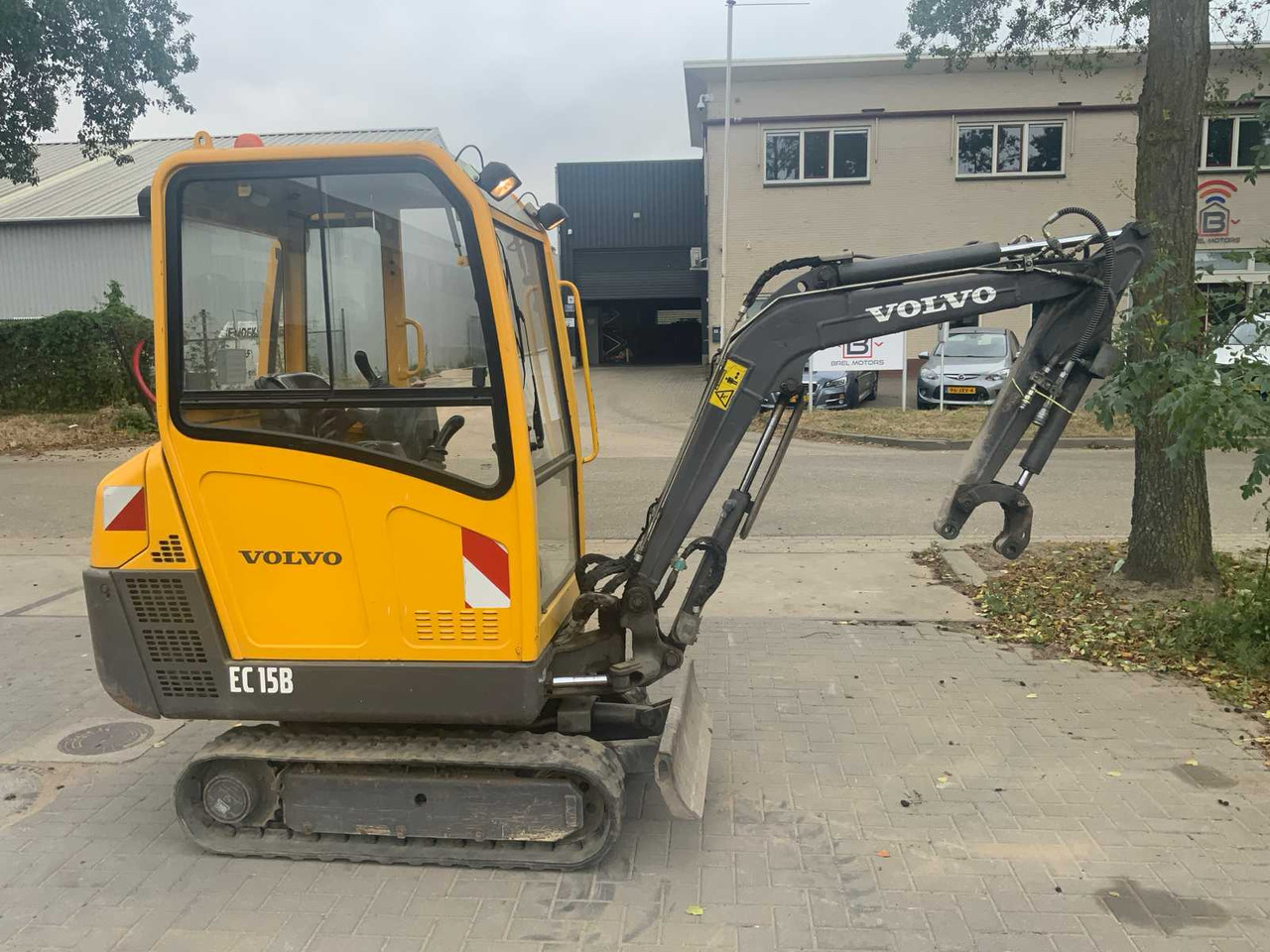 2005 VOLVO EC15B XR MINI EXCAVATOR WITH CW05 QUICK COUPLER AND 3 EXCAVATOR BUCKETS - Minigraver: bilde 3 2005 VOLVO EC15B XR MINI EXCAVATOR WITH CW05 QUICK COUPLER AND 3 EXCAVATOR BUCKETS - Minigraver: bilde 3