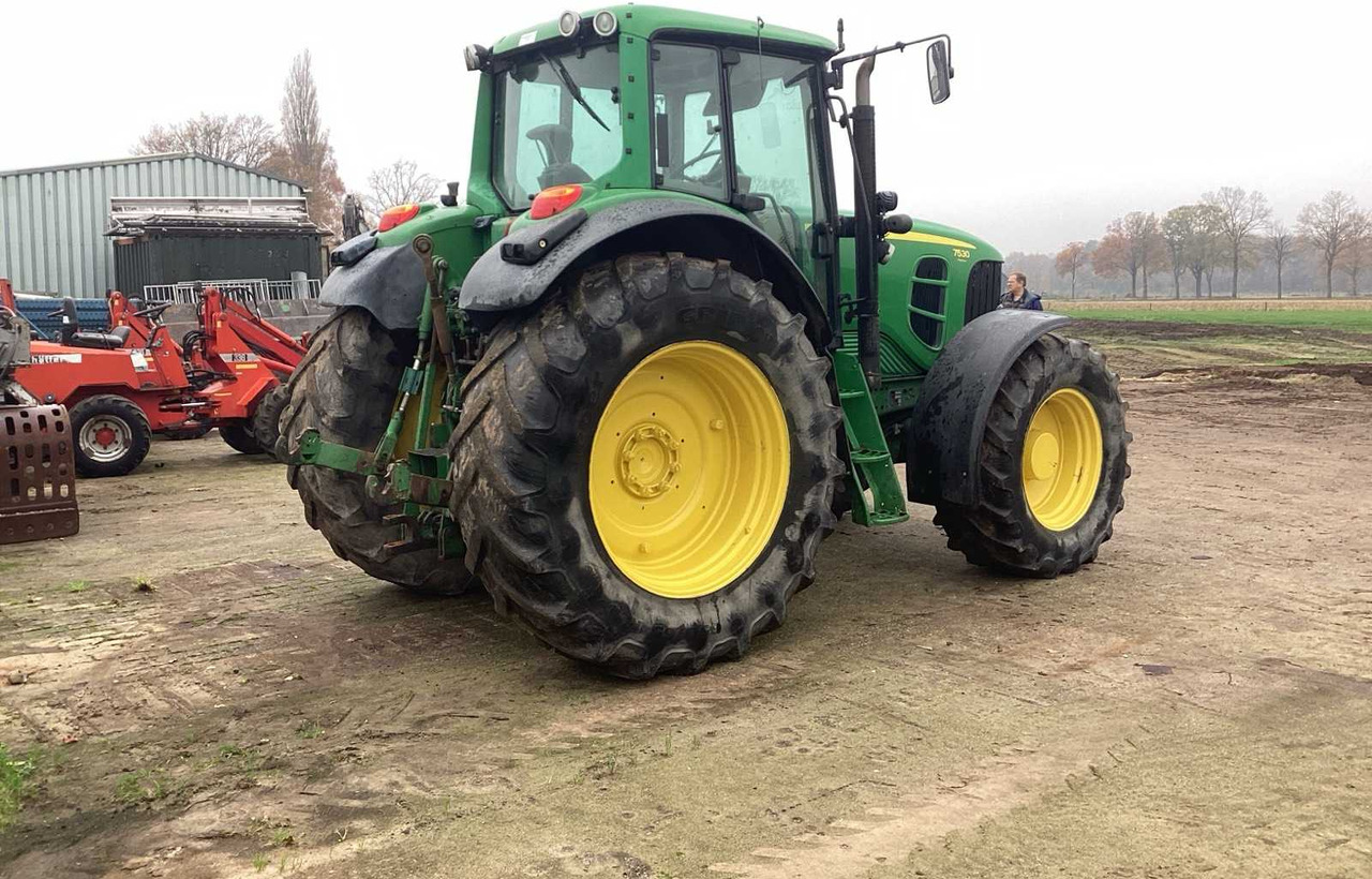 2008 JOHN DEERE 7530 PREMIUM FOUR WHEEL DRIVE FARM TRACTOR - Traktor: bilde 3 2008 JOHN DEERE 7530 PREMIUM FOUR WHEEL DRIVE FARM TRACTOR - Traktor: bilde 3