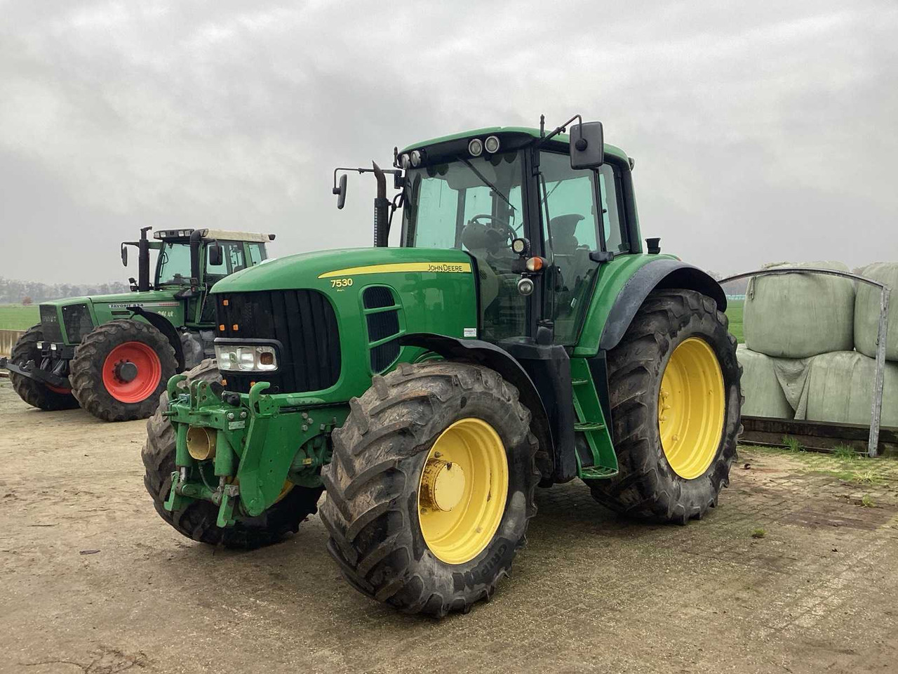 2008 JOHN DEERE 7530 PREMIUM FOUR WHEEL DRIVE FARM TRACTOR - Traktor: bilde 1 2008 JOHN DEERE 7530 PREMIUM FOUR WHEEL DRIVE FARM TRACTOR - Traktor: bilde 1