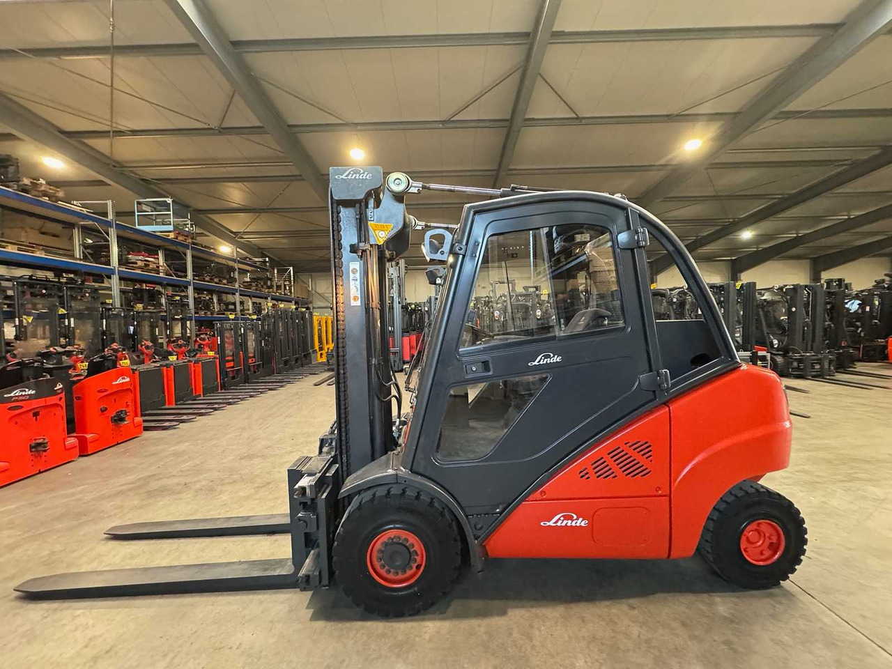 2008 SERVICE + UVV 01/2026 LINDE H35T 3.500KG 3.+4. VALVE WIDER 148CM FORK ADJUSTER GAS FORKLIFT FORKLIFT 10.543 HOURS - Gaffeltruck: bilde 1 2008 SERVICE + UVV 01/2026 LINDE H35T 3.500KG 3.+4. VALVE WIDER 148CM FORK ADJUSTER GAS FORKLIFT FORKLIFT 10.543 HOURS - Gaffeltruck: bilde 1