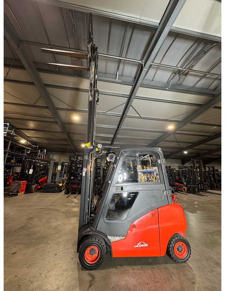 2008 SERVICE + UVV 10/2026 LINDE H20T 2,000KG TRIPLEX GAS FORKLIFT FORKLIFT 11,735 HOURS - Gaffeltruck: bilde 3 2008 SERVICE + UVV 10/2026 LINDE H20T 2,000KG TRIPLEX GAS FORKLIFT FORKLIFT 11,735 HOURS - Gaffeltruck: bilde 3