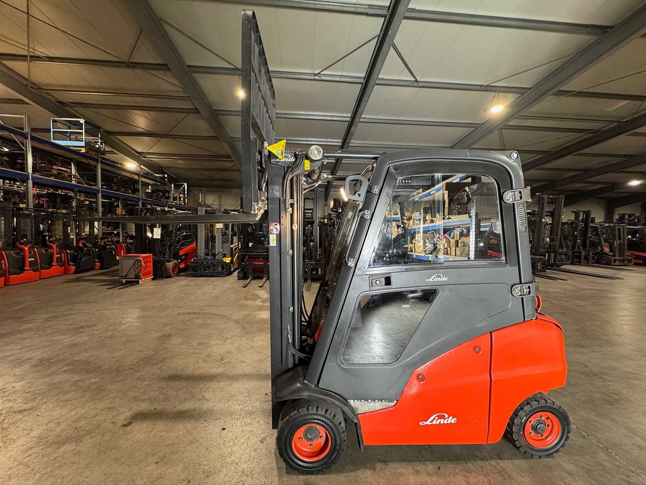 2008 SERVICE + UVV 10/2026 LINDE H20T 2,000KG TRIPLEX GAS FORKLIFT FORKLIFT 11,735 HOURS - Gaffeltruck: bilde 2 2008 SERVICE + UVV 10/2026 LINDE H20T 2,000KG TRIPLEX GAS FORKLIFT FORKLIFT 11,735 HOURS - Gaffeltruck: bilde 2