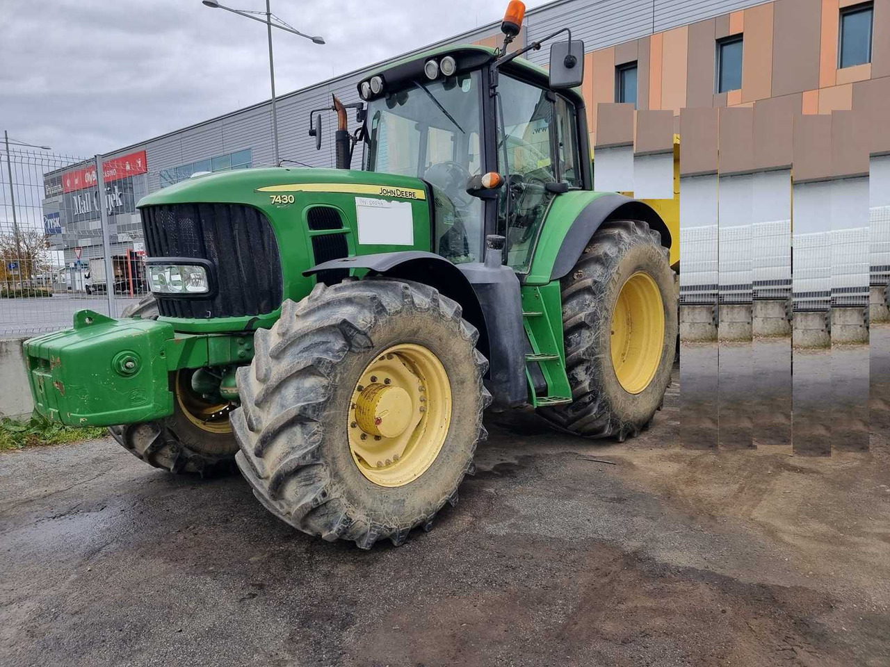 2009 -JOHN DEERE - 7430 MW2 CD44 - 4-WHEEL DRIVE TRACTOR - Traktor: bilde 1 2009 -JOHN DEERE - 7430 MW2 CD44 - 4-WHEEL DRIVE TRACTOR - Traktor: bilde 1