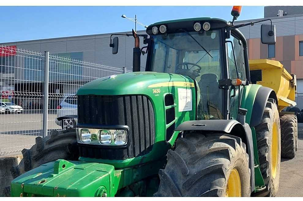 2009 -JOHN DEERE - 7430 MW2 CD44 - 4-WHEEL DRIVE TRACTOR - Traktor: bilde 5 2009 -JOHN DEERE - 7430 MW2 CD44 - 4-WHEEL DRIVE TRACTOR - Traktor: bilde 5