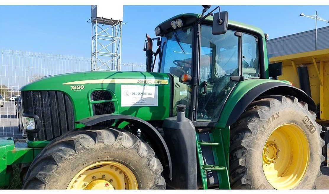 2009 -JOHN DEERE - 7430 MW2 CD44 - 4-WHEEL DRIVE TRACTOR - Traktor: bilde 4 2009 -JOHN DEERE - 7430 MW2 CD44 - 4-WHEEL DRIVE TRACTOR - Traktor: bilde 4