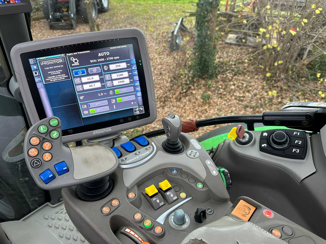 Traktor 2013 DEUTZ-FAHR 7250 TTV FOUR WHEEL DRIVE FARM TRACTOR: bilde 9 Traktor 2013 DEUTZ-FAHR 7250 TTV FOUR WHEEL DRIVE FARM TRACTOR: bilde 9