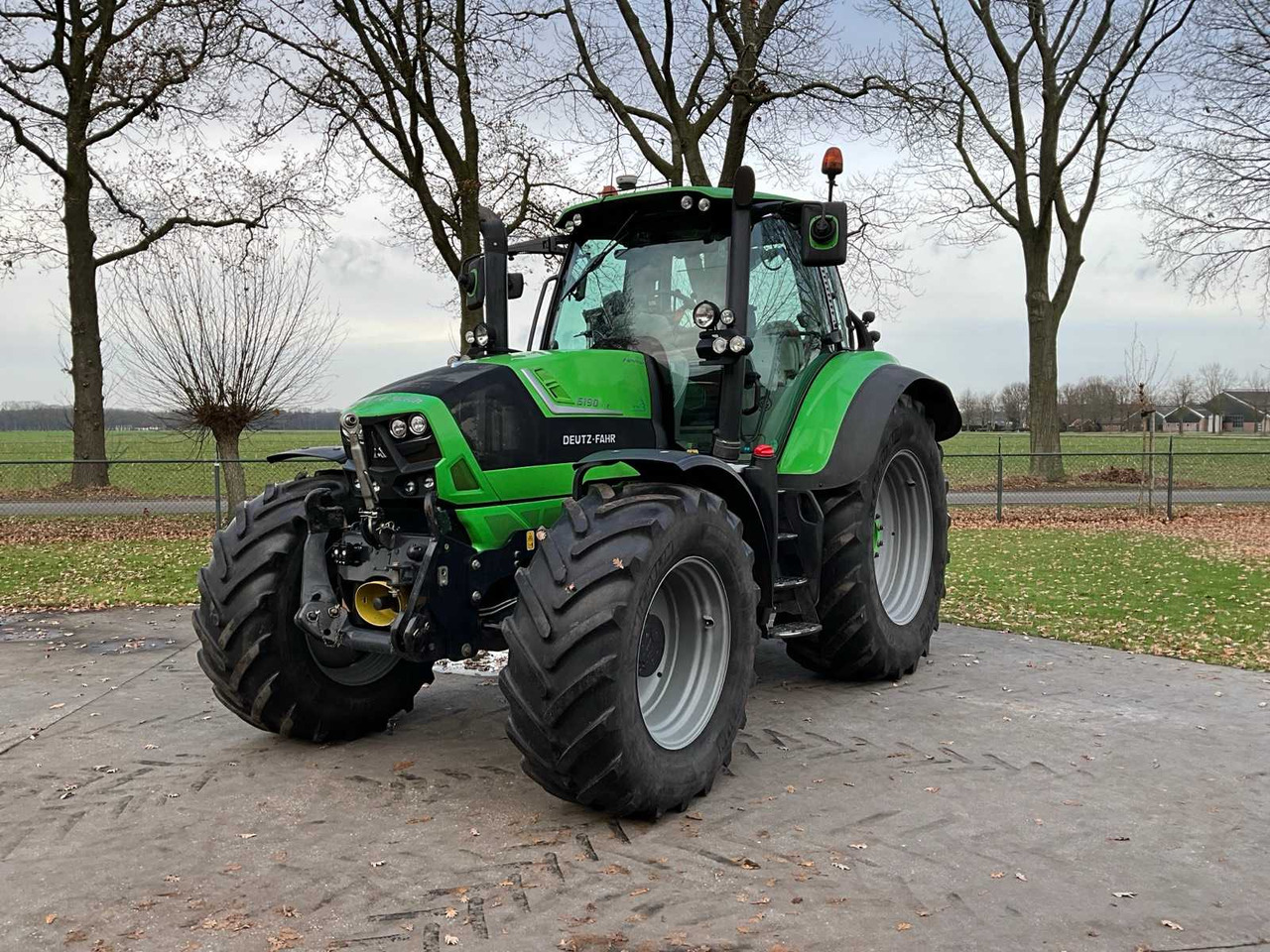 2015 DEUTZ-FAHR 6190 TTV ALL-WHEEL DRIVE FARM TRACTOR - Traktor: bilde 1 2015 DEUTZ-FAHR 6190 TTV ALL-WHEEL DRIVE FARM TRACTOR - Traktor: bilde 1