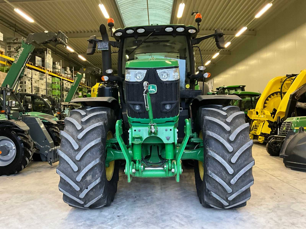 2015 JOHN DEERE 6215R ALL-WHEEL DRIVE FARM TRACTOR - Traktor: bilde 2 2015 JOHN DEERE 6215R ALL-WHEEL DRIVE FARM TRACTOR - Traktor: bilde 2