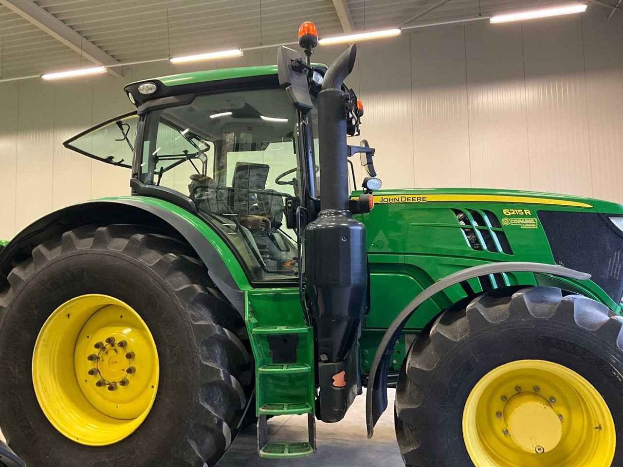 2015 JOHN DEERE 6215R ALL-WHEEL DRIVE FARM TRACTOR - Traktor: bilde 4 2015 JOHN DEERE 6215R ALL-WHEEL DRIVE FARM TRACTOR - Traktor: bilde 4