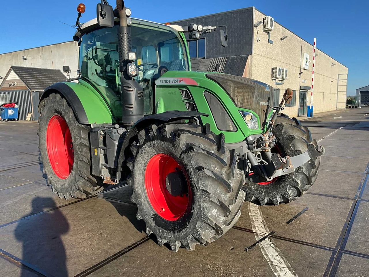 2016 FENDT 724 VARIO ALL-WHEEL DRIVE AGRICULTURAL TRACTOR - Traktor: bilde 3 2016 FENDT 724 VARIO ALL-WHEEL DRIVE AGRICULTURAL TRACTOR - Traktor: bilde 3