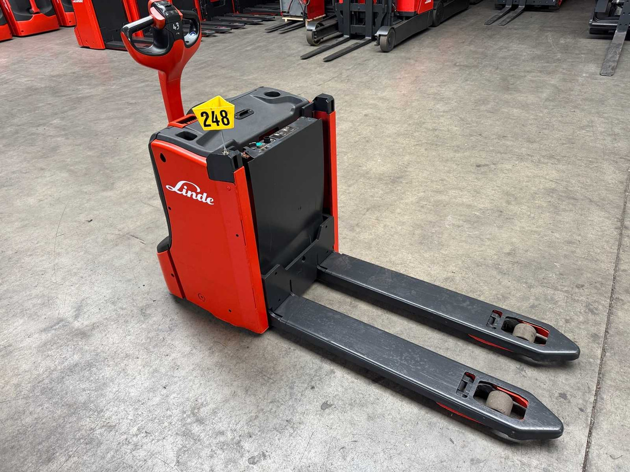 2016 LINDE T16L PALLET TRUCK ANT STACKER INITIAL STROKE 3,247 HOURS - Gaffeltruck: bilde 1 2016 LINDE T16L PALLET TRUCK ANT STACKER INITIAL STROKE 3,247 HOURS - Gaffeltruck: bilde 1
