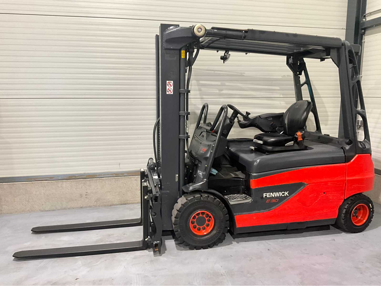 2017 LINDE E30L-01 3000KG FORK ADJUSTER FORKLIFT - Gaffeltruck: bilde 2 2017 LINDE E30L-01 3000KG FORK ADJUSTER FORKLIFT - Gaffeltruck: bilde 2