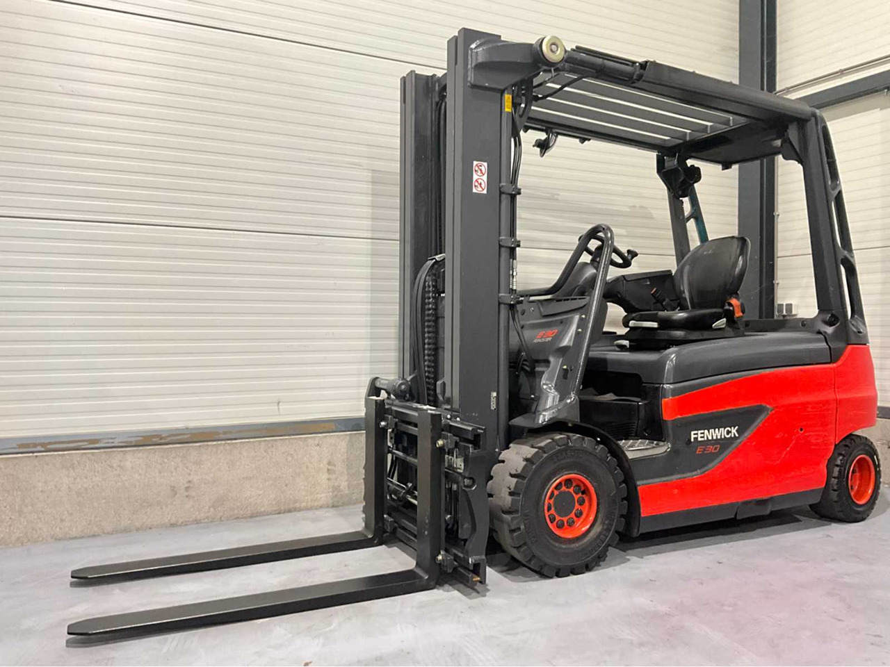 2017 LINDE E30L-01 3000KG FORK ADJUSTER FORKLIFT - Gaffeltruck: bilde 1 2017 LINDE E30L-01 3000KG FORK ADJUSTER FORKLIFT - Gaffeltruck: bilde 1