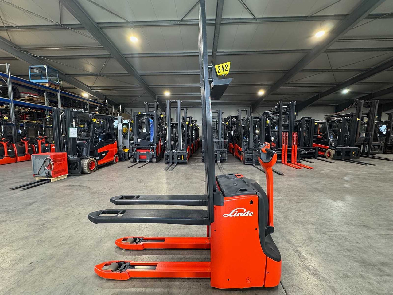 2017 LINDE T16L PALLET TRUCK ANT STACKER INITIAL STROKE 1,677 HOURS - Gaffeltruck: bilde 1 2017 LINDE T16L PALLET TRUCK ANT STACKER INITIAL STROKE 1,677 HOURS - Gaffeltruck: bilde 1