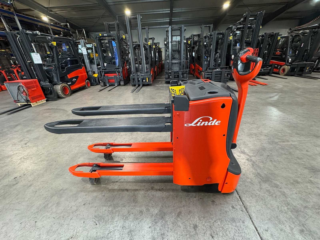 2018 LINDE T16L PALLET TRUCK ANT STACKER INITIAL STROKE 1,480 HOURS - Gaffeltruck: bilde 1 2018 LINDE T16L PALLET TRUCK ANT STACKER INITIAL STROKE 1,480 HOURS - Gaffeltruck: bilde 1