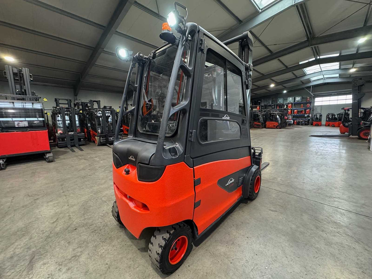 2018 SERVICE + UVV 12/2026 LINDE E35HL 3RD + 4TH VALVE FORK ADJUSTER 10,763 HOURS ELECTRIC FORKLIFT - Gaffeltruck: bilde 5 2018 SERVICE + UVV 12/2026 LINDE E35HL 3RD + 4TH VALVE FORK ADJUSTER 10,763 HOURS ELECTRIC FORKLIFT - Gaffeltruck: bilde 5