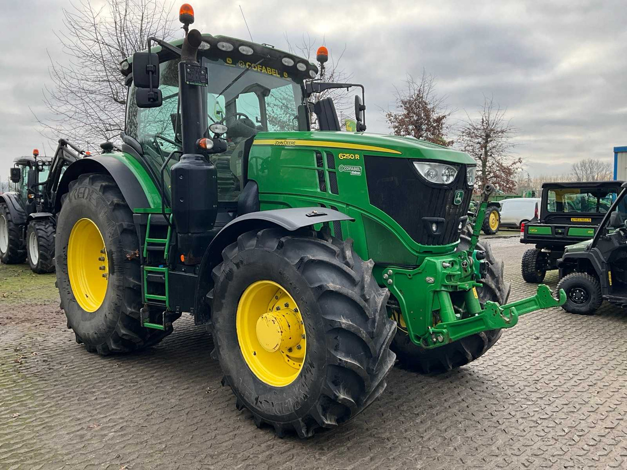 2019 JOHN DEERE 6R250 FOUR WHEEL DRIVE FARM TRACTOR - Traktor: bilde 3 2019 JOHN DEERE 6R250 FOUR WHEEL DRIVE FARM TRACTOR - Traktor: bilde 3